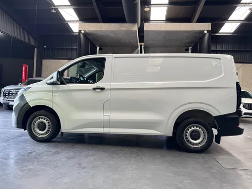Transit Custom Van Corta, L4, 2.2t, Diésel Tm
