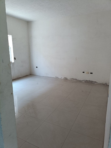 Sevende Casa $1,450,00 Tal Y Como Se Muestra En Las Fotos. En Calle Costa Azul Lotes 8 Y 9. Manzana A Entre Playa Xcaret Y Av. Xana. Col. Ampliación Las Bajadas. Veracruz. Ver.