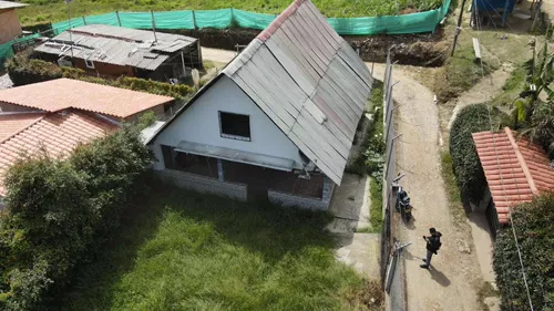 Casa Guarne, Vereda Canoas , Lote 400 Mts. Proindiviso