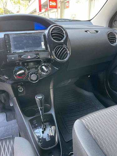 Imagen 14 de 22 de Toyota Etios Xls At