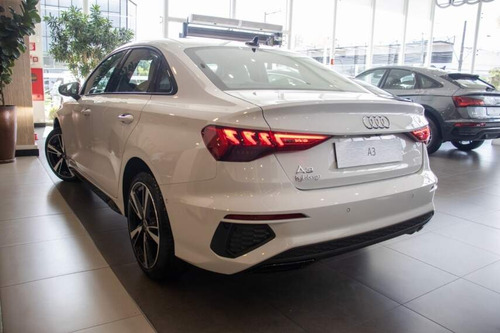 Audi A3 2.0 40 TFSI MHEV SEDAN PERFORMANCE BLACK S-TRONIC