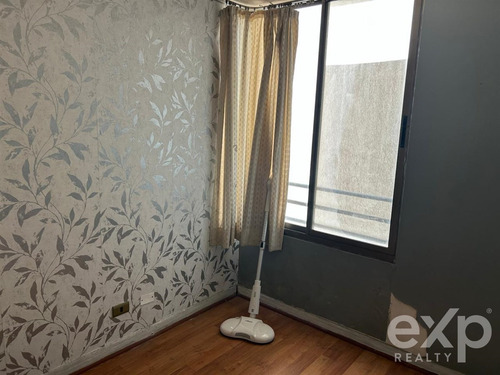 Departamento En Venta De 4 Dorm. En Ñuñoa, Excelente Estado