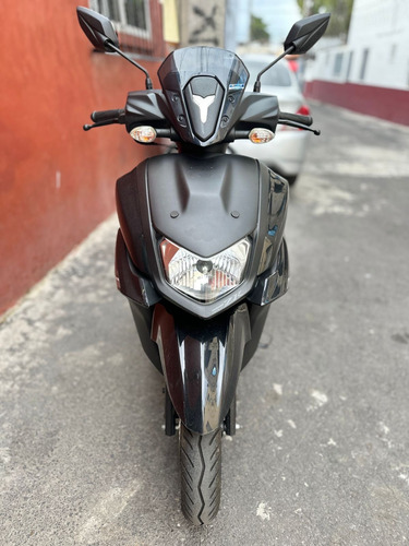 Yamaha Ray Zr 125 2025 Color Negra Con 9000 Km En Excelentes