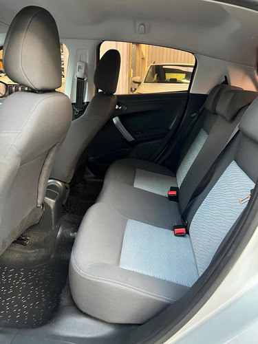 Imagen 9 de 13 de Peugeot 208 1.5 Allure /// 2015 - 127.000km