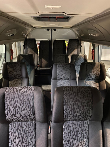 Imagen 10 de 23 de Renault Master 2.3 Minibus 14+1