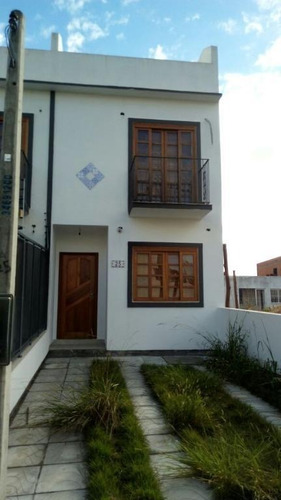 Sobrado 2 Suítes À Venda, 112 M² Por R$ 370.000 - Guarujá - Porto Alegre/rs - So0123