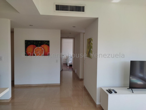 Amoblado Y Equipado Con Excelente Gusto, Excelente Oportunidad De Vivir En Este Precioso Departamento - Campo Alegre // Luis Gomez // Mls - #24-14481