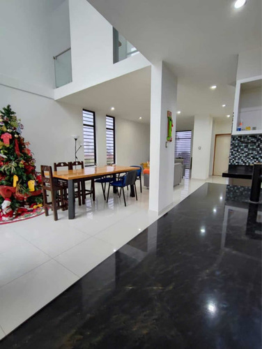 Imagen 8 de 15 de En Venta Casa Con Acabados De Primera En La Castellana Sprc