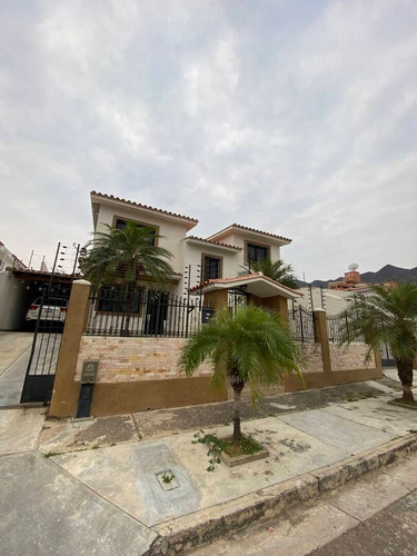 Np Moderna Casa En Venta En Trigal Norte  Código 235687