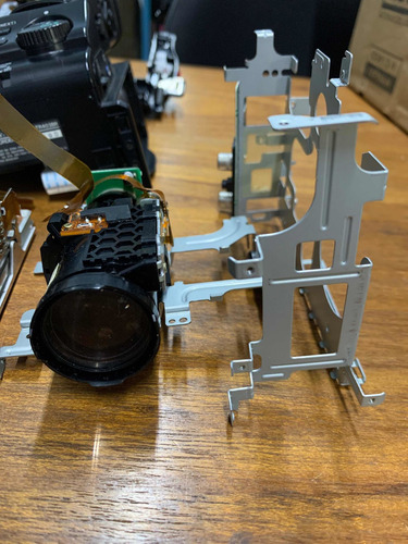 Câmera Sony Handycam Ccd Tr403br Desmontada Para Tirar Peças