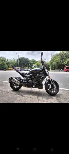 Color Negro, 502cc, Estilo Custom Cruiser, Como Nueva.