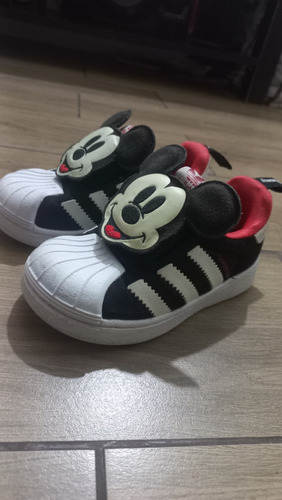 Vendo Zapatillas adidas Superstar Mickey Talla 22 Usadas. 