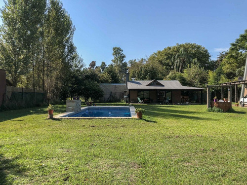 Imagen 9 de 15 de Venta Hermosa Quinta Sobre Amplio Lote En Chacras De Canning