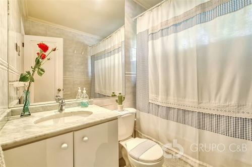 Imagen 13 de 20 de Casa En Venta De 4 Dorm + Servicios. En Lo Barnechea