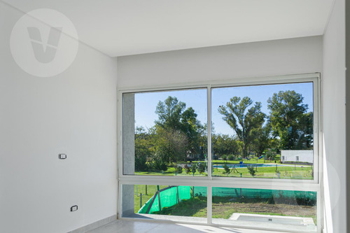 Casa En Venta Con Renta - Barrio Santa Juana, Canning