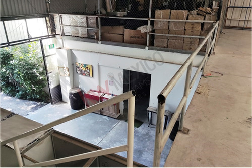 Bodega En Venta En Santa Rosa Jauregui A Solo 50 Metros De Paseo De La República