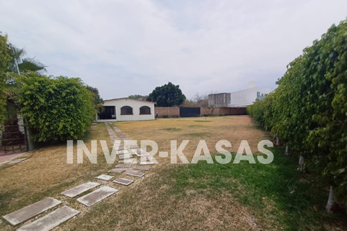 Se Vende Excelente Terreno Con Construcción En Altos De Oaxtepec