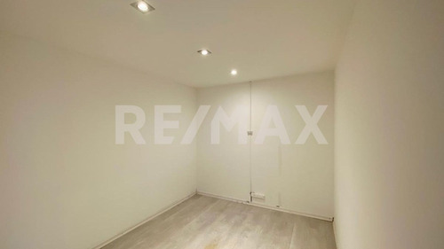 Vende Local 50m, Edificio Torres Del Solar