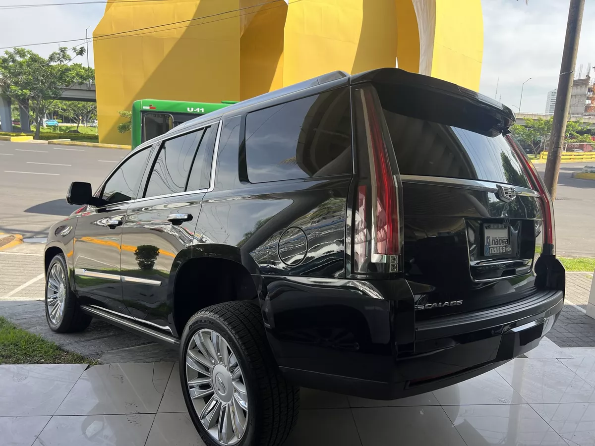 Cadillac Escalade 6.2 Plinum 4x4 At