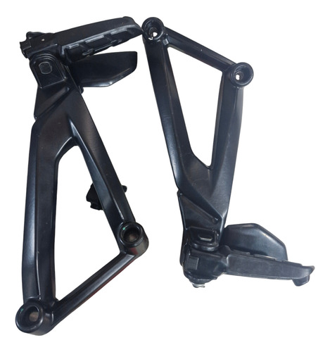 Soporte Trasero O Apoya Pies Completo Bajaj Rouser Ns 200 