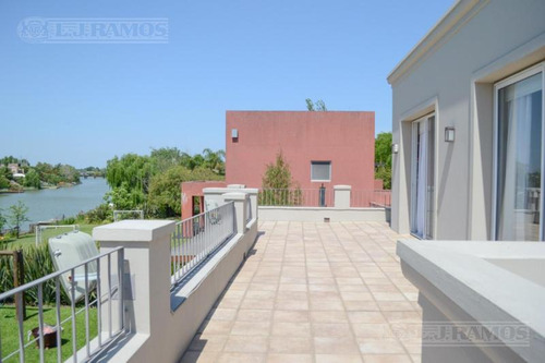 Casa A La Laguna Central Con 3 Dormitorios En Venta En Santa Barbara