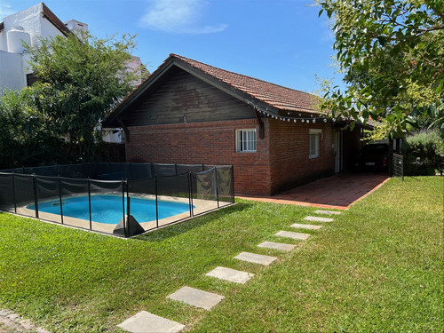 Casa De 3 Dormitorios En Venta Parque Miramar