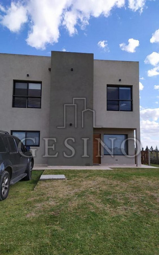Imagen 3 de 15 de Casa - Coronel Brandsen