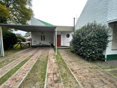 Imagen 3 de 9 de Venta - Casa A Reformar En Barrio Los Rosales - Canning