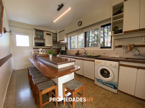 Punta Del Este, Importante Residencia Con Piscina Y Cancha De Paddle