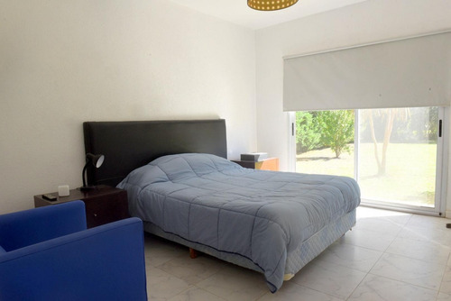 Venta Casa De 5 Ambientes En Barrio La Montura Pilar