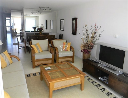Apartamento, 2 Dorm, Punta Del Este, Playa Mansa, Alquiler- Ref: 226