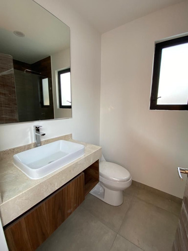 Vendo Casa En Zibatá, 3 Niveles, Jardín Zen, 3 Recamaras, Una Es Master Suite