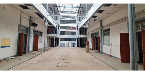 Edificio Con Anteproyecto Aprobado