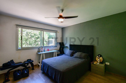 Casa De 3 Dormitorios En Excelente Zona De Villa Elisa