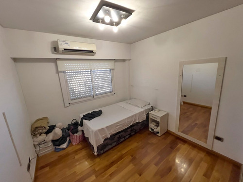 Venta Semipiso 5 Ambientes Dos Cocheras Caseros