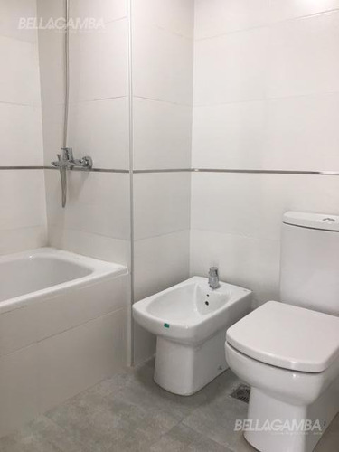 Imagen 11 de 24 de Hermoso Loft En Piso 17 Con Vista Al Rio. Excelentes Detalles De Calidad Y Cochera.