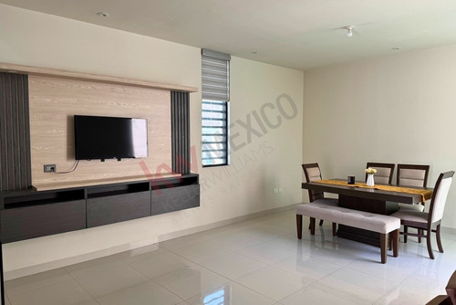 Casa En Venta En Cerrada Camaleón Ubicada En Esquina, Residencial Palma Real - Viñedos Torreón