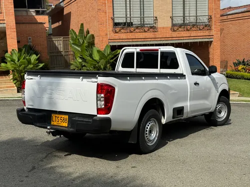 Nissan Frontier 2024 2.5gsl 4x2 Mt Cabina Sencilla