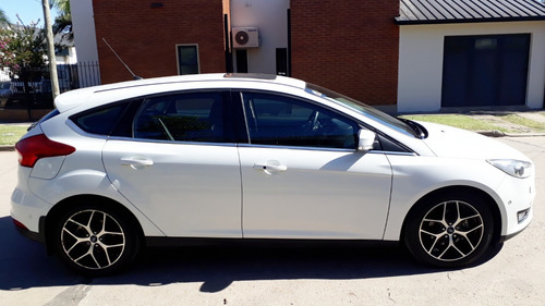 Ford Focus 2.0 5p Tit. Powershift 2015 Financiado