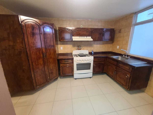Casa En Renta Con Uso De Suelo Habitacional Con Servicios Tipo A Ubicación Est