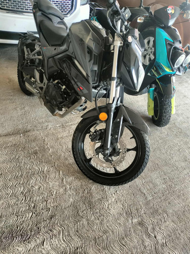 Tiene Un Raspón En La Parte De Abajo Debe Tenencia 3