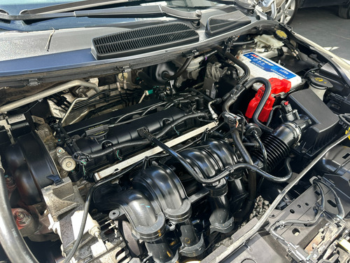 Ford Fiesta Kinetic 1.6 Design 120cv Titanium