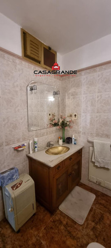 Casa En Régimen De Ph De Bajos, Amplio Fondo, Parrillero, Garaje
