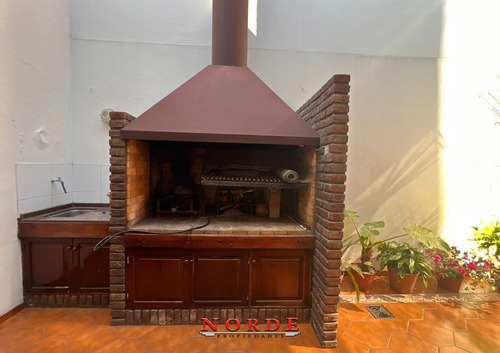 Venta Casa 5 Ambientes Barrio Naon Mataderos