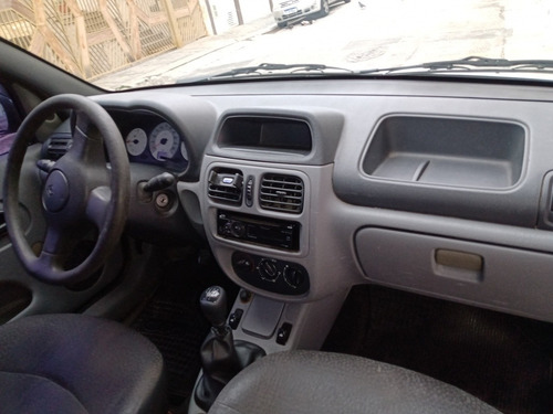 Renault Clio 2007 1.0 16v Authentique Hi-flex 3p
