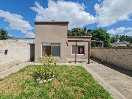 Vivienda Centrica, Marcos Paz. 