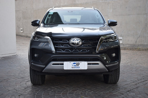 Imagen 2 de 17 de Toyota Sw4 Srx A/t 7 Asientos 2023 0km