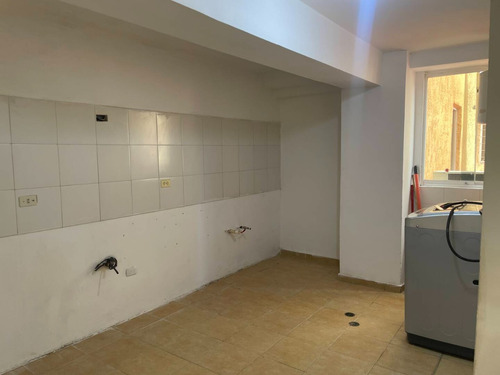Apartamento En Venta, Obra Blanca En San Diego , Res San Francisco , Planta Y Pozo. Mr.