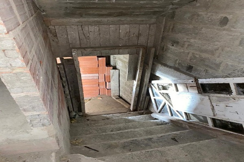 Ls Vende Terreno Con 75% Casa Construida El Junquito