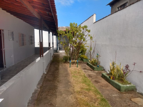 Imagem 22 de 26 de Casa Próximo À Comércios Com Área De Lazer, Piscina E Churrasqueira, No Balneário Gaivota Em Itanhaém, À 1.800 Metros Do Mar